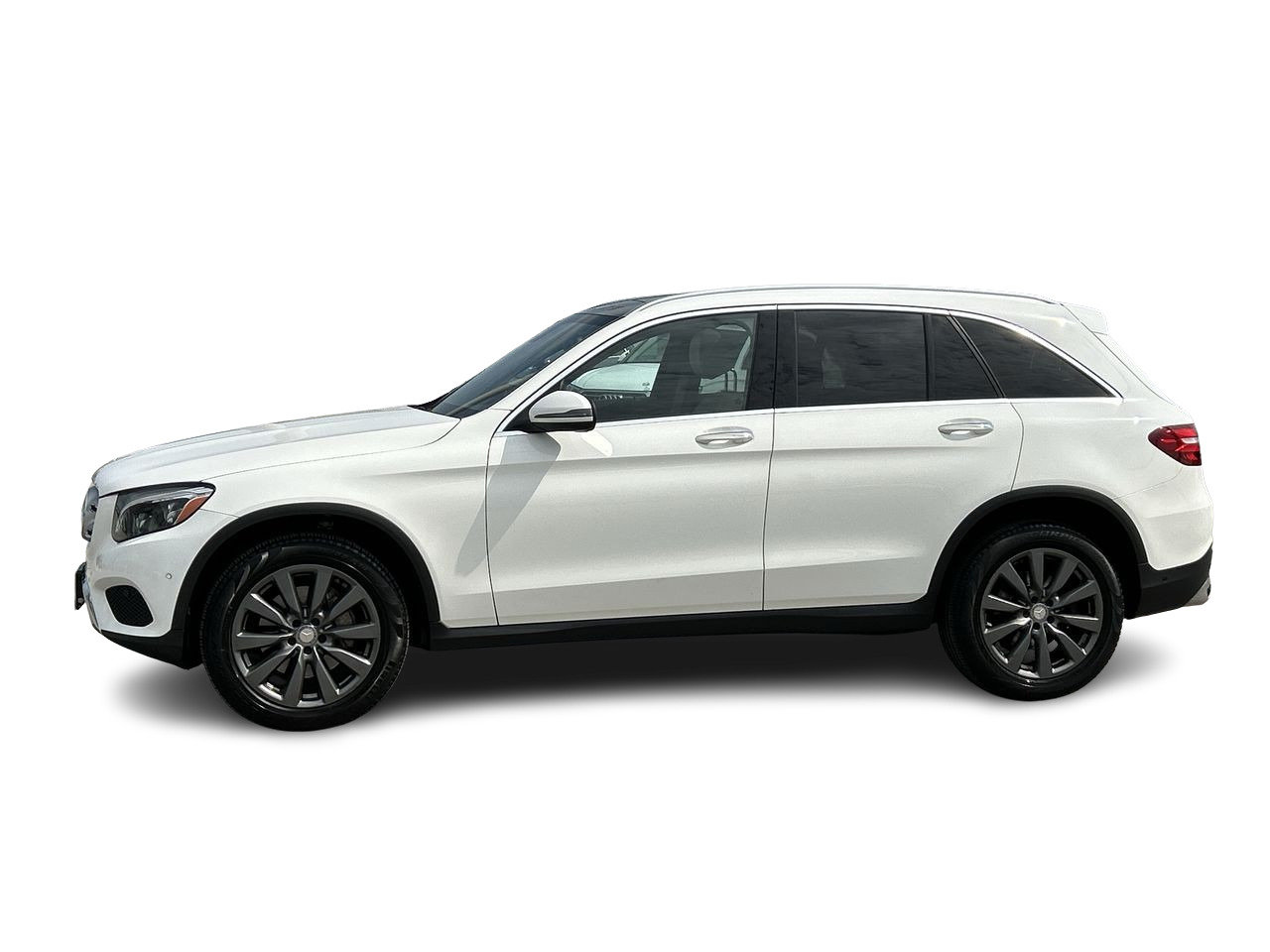 Used 2016 Polar White Mercedes-Benz 4MATIC image 4