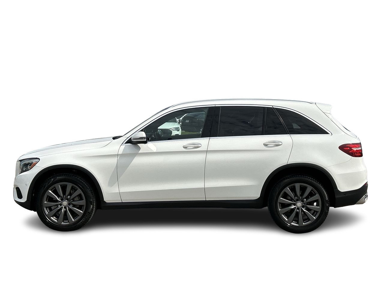 Used 2016 Polar White Mercedes-Benz 4MATIC image 5
