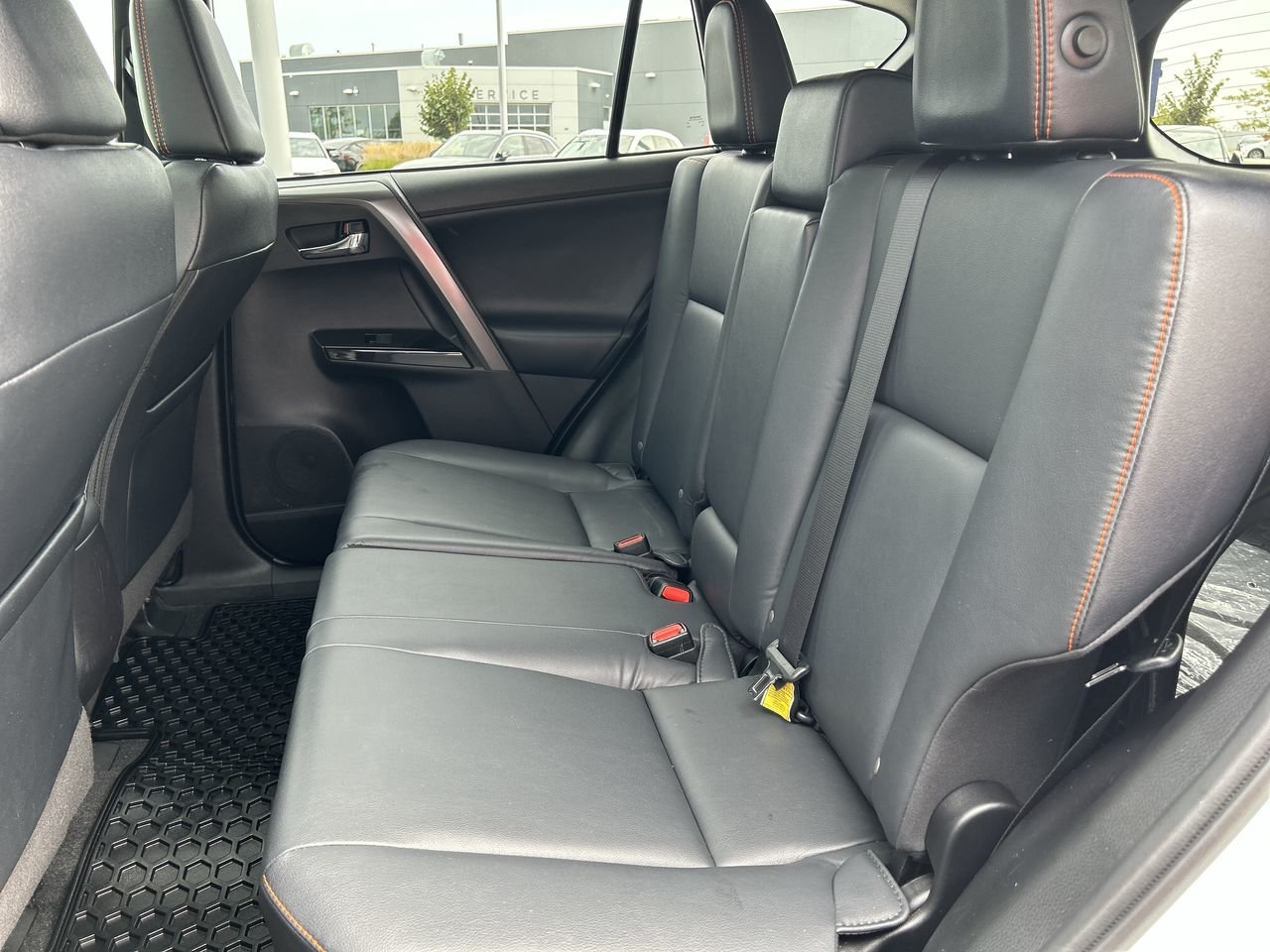 Used 2017 Alpine White Toyota AWD SE image 30