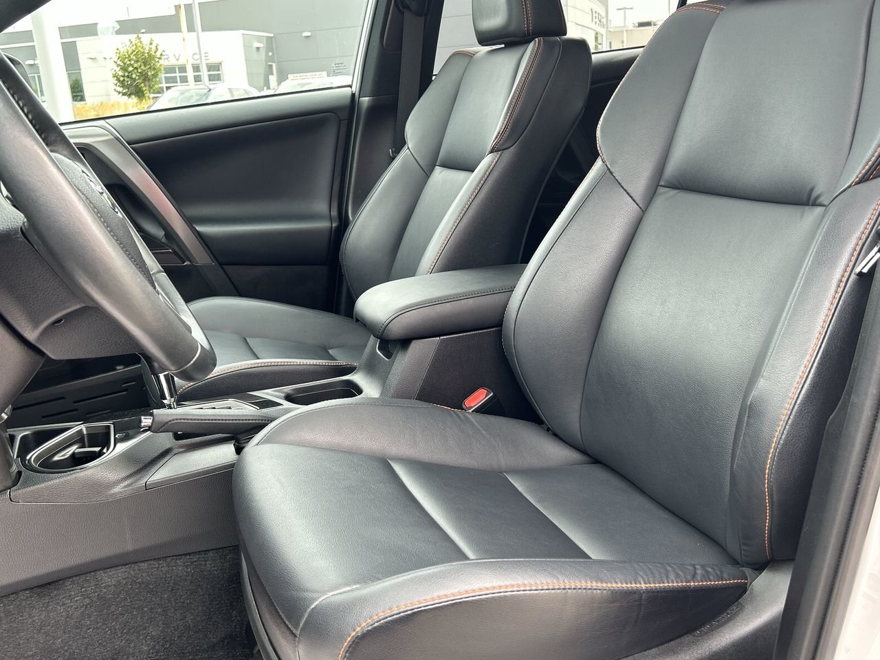 Used 2017 Alpine White Toyota AWD SE image 19