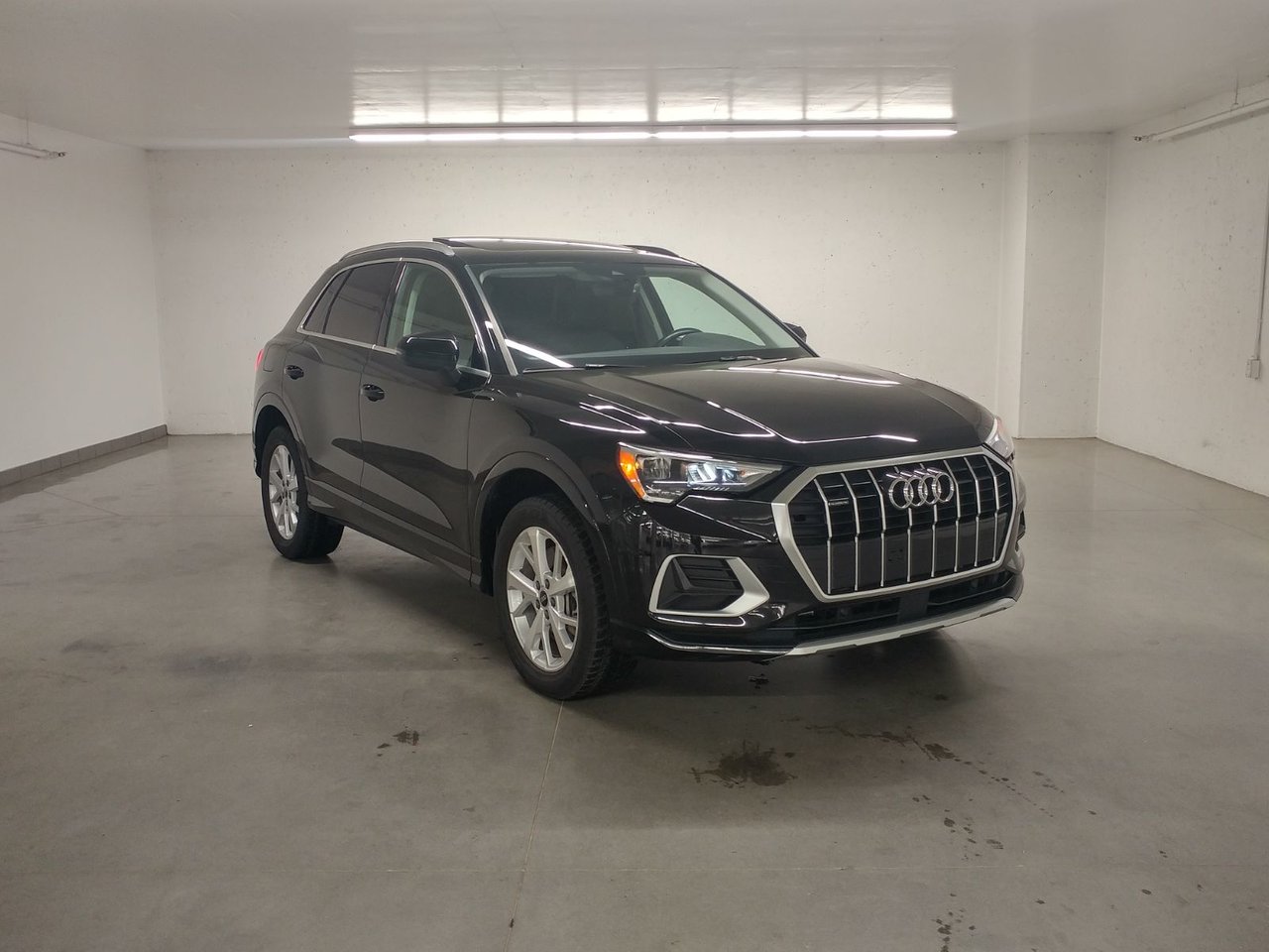 Mythos Black 2022 Audi Q3 quattro Progressiv 40 TFSI SUV / Crossover Automatic