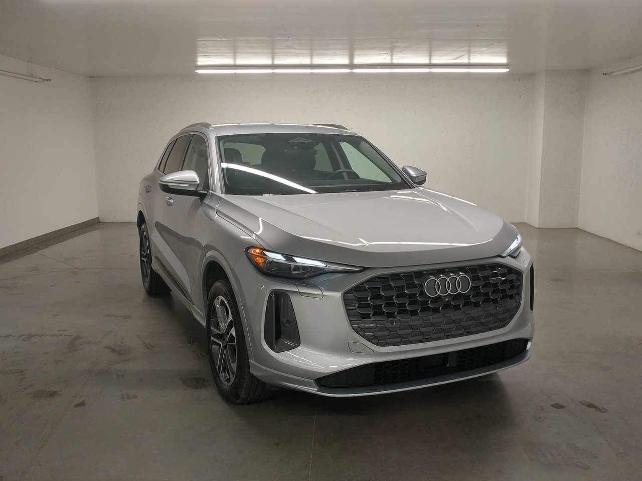 2025 Audi Q5 quattro Premium 40 TFSI