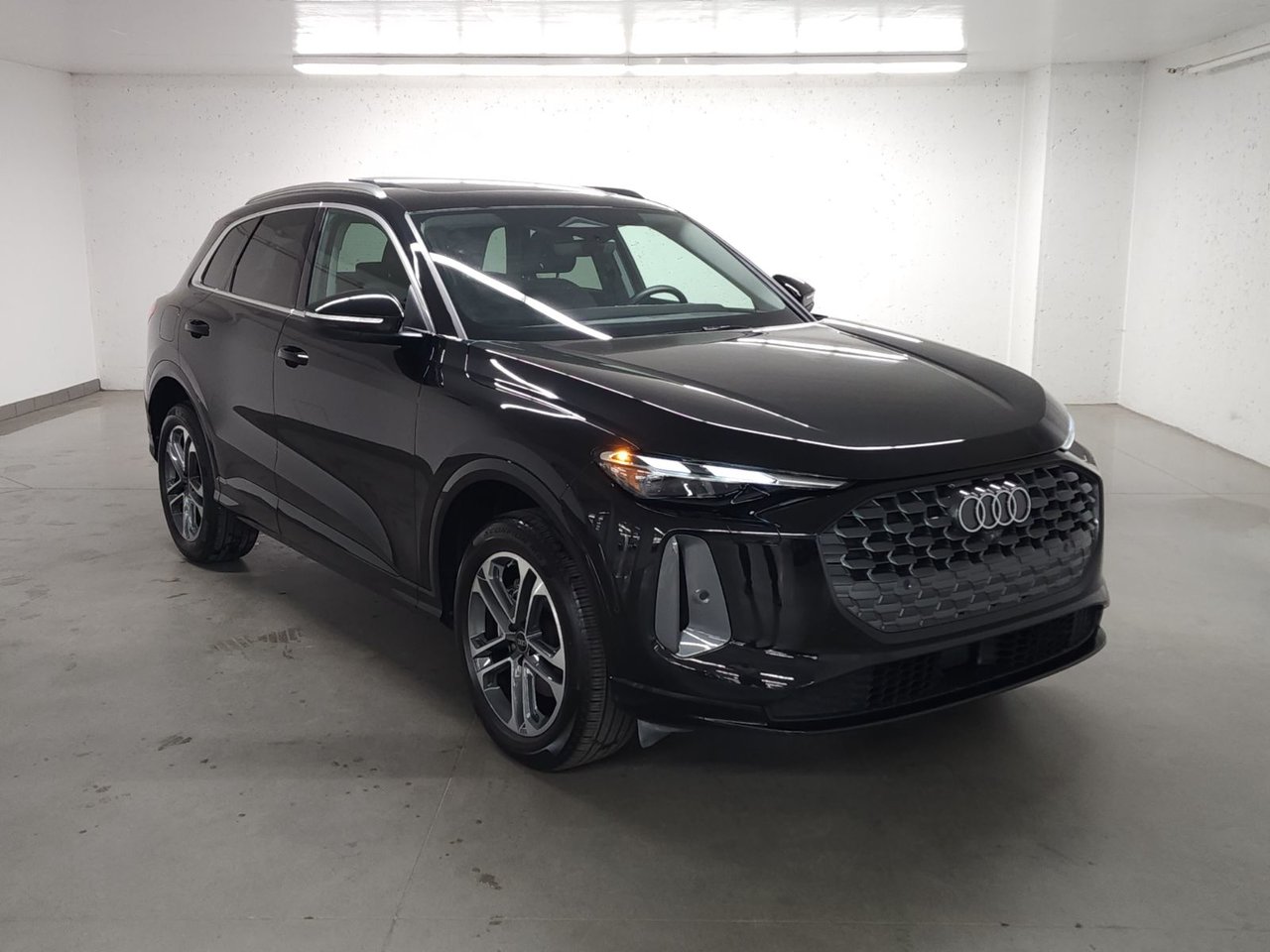 Mythos Black 2025 Audi Q5 SUV / Crossover All-Wheel Drive Automatic