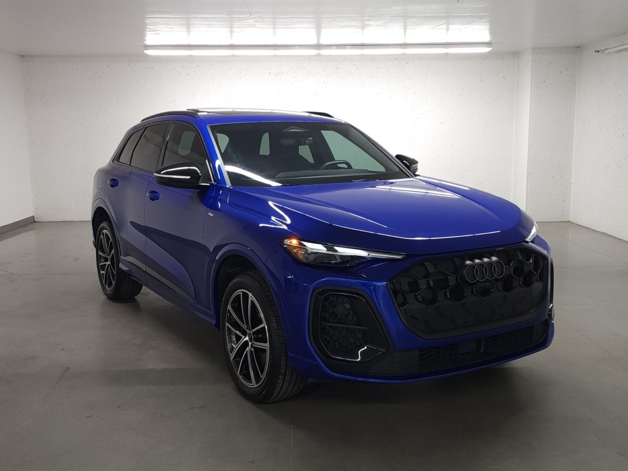Ultra Blue 2025 Audi Q5 SUV / Crossover Automatic