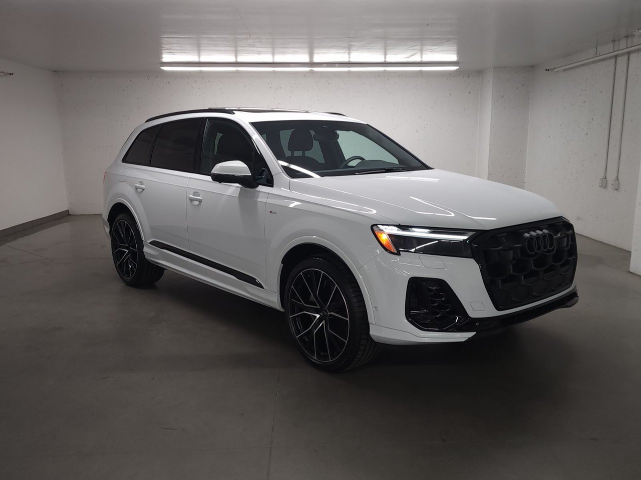 White 2026 Audi Q7 SUV / Crossover  Automatic