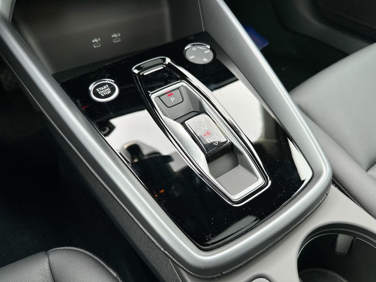 2025 Audi A3 40 Progressiv, Vancouver, Cash