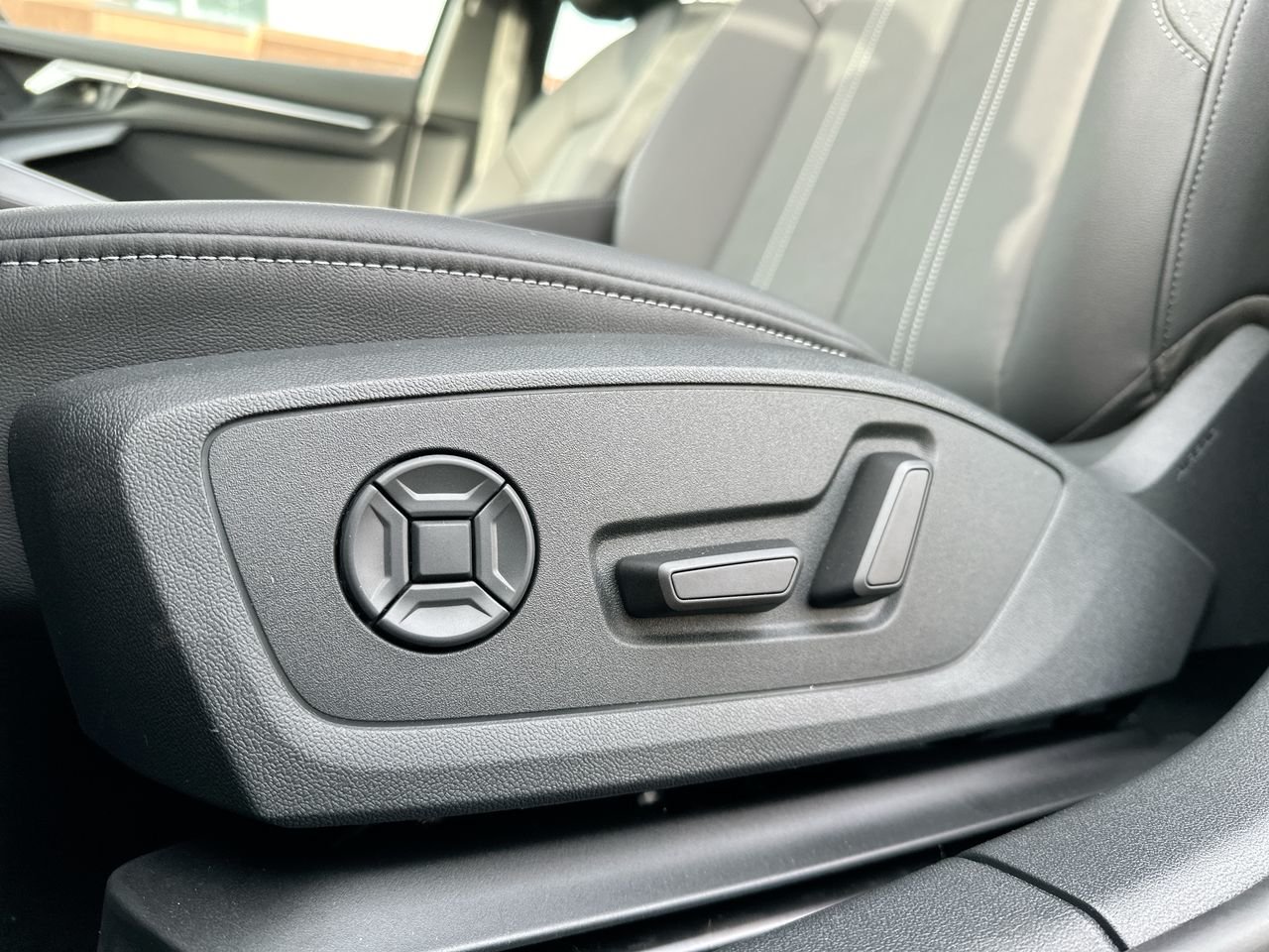 2025 Audi A3 40 Progressiv, Vancouver, Cash