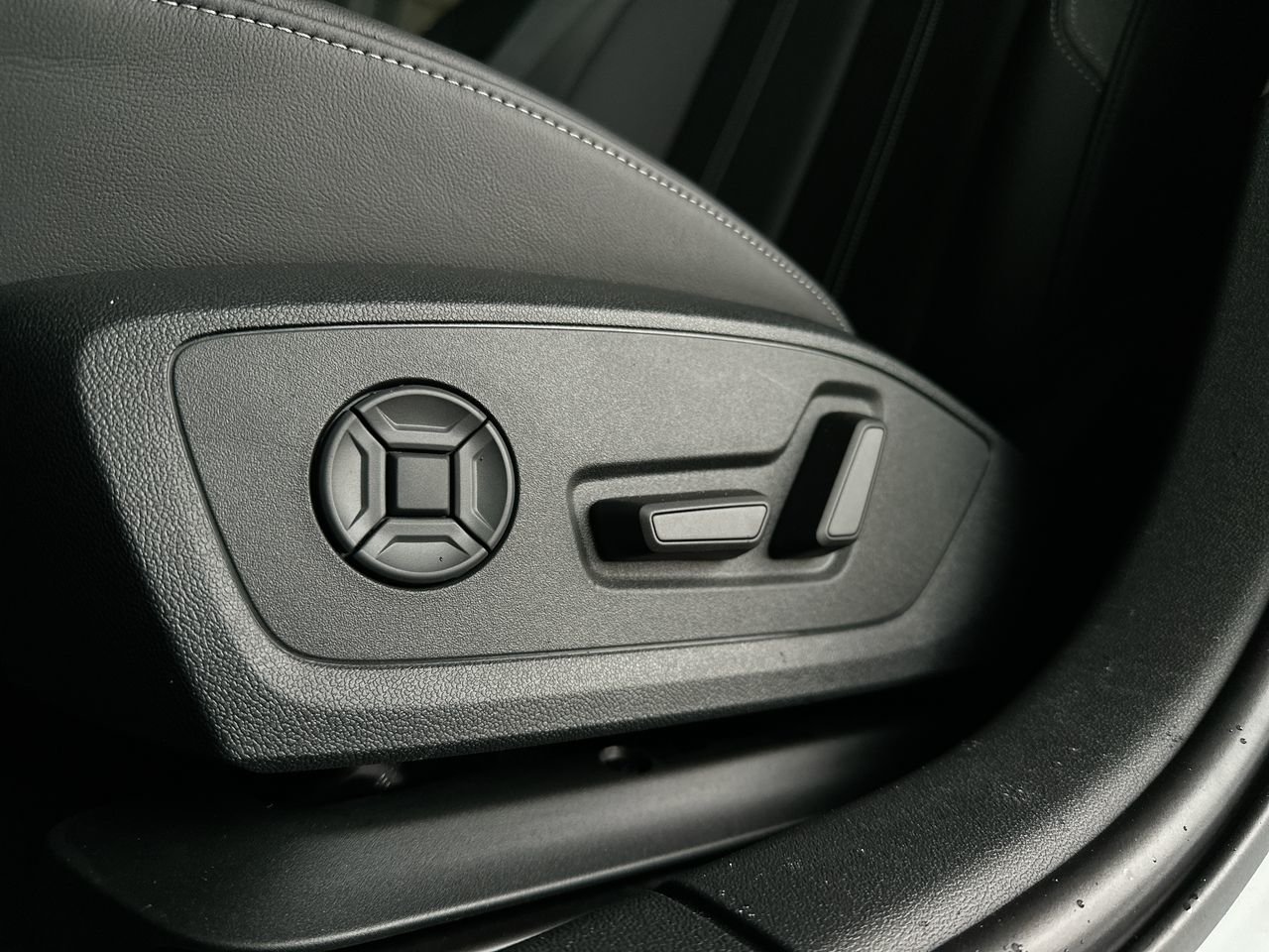 2025 Audi A3 40, Vancouver, Cash