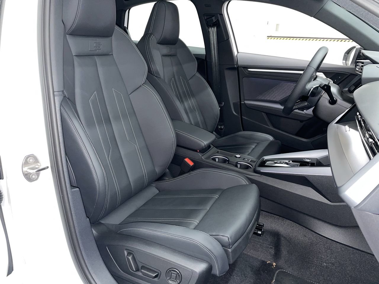 2025 Audi A3 40 Technik, Vancouver, Cash