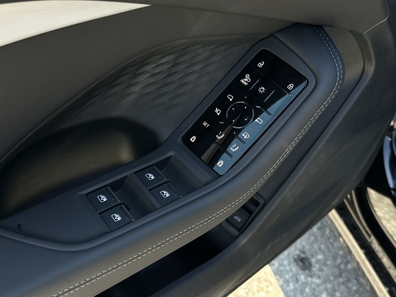2025 Audi New A5 2.0T Progressiv, Vancouver, Cash