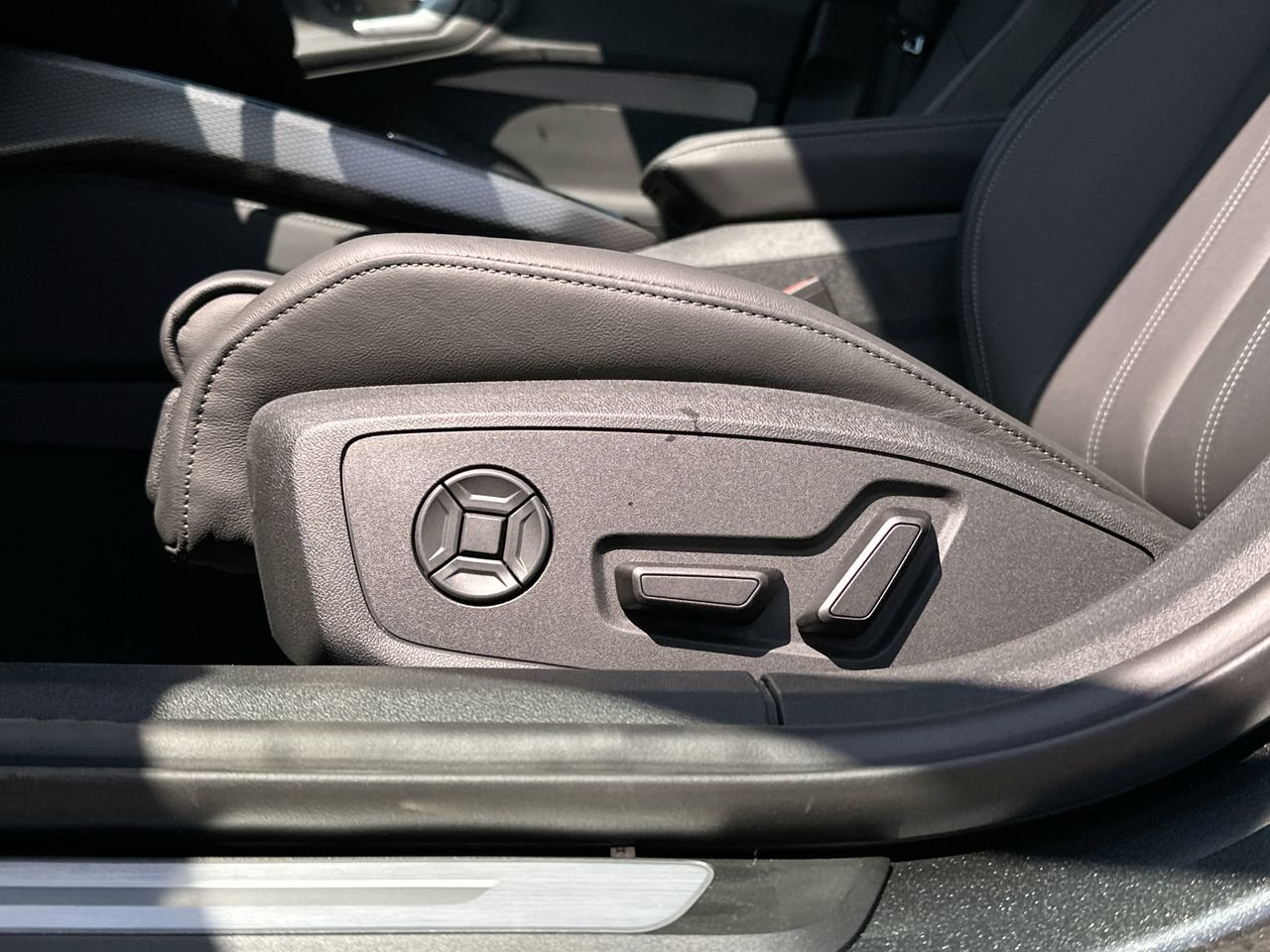 2025 Audi New A5 2.0T Technik, Vancouver, Cash