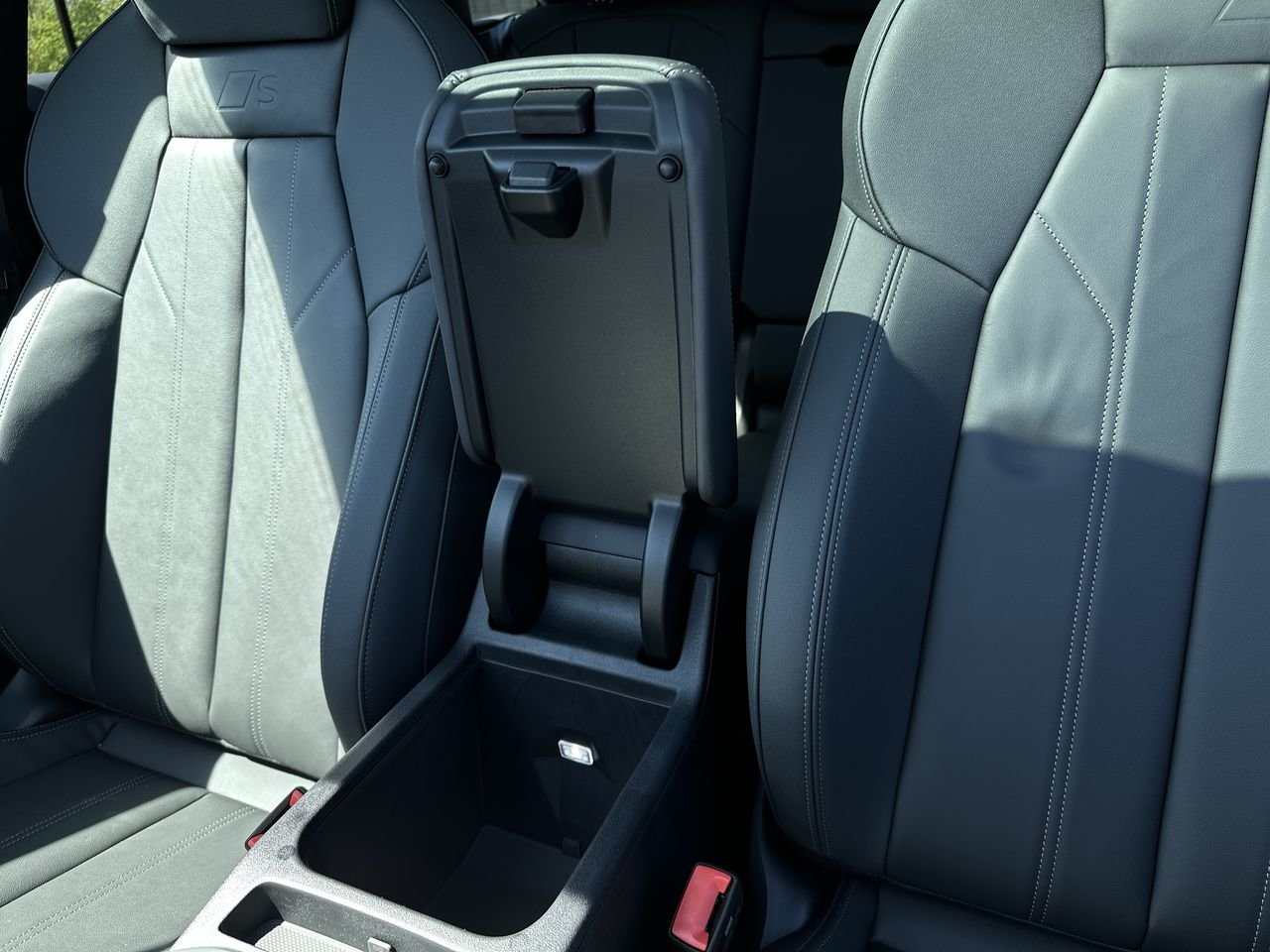 2025 Audi New Q5 2.0T Progressiv, Vancouver, Cash