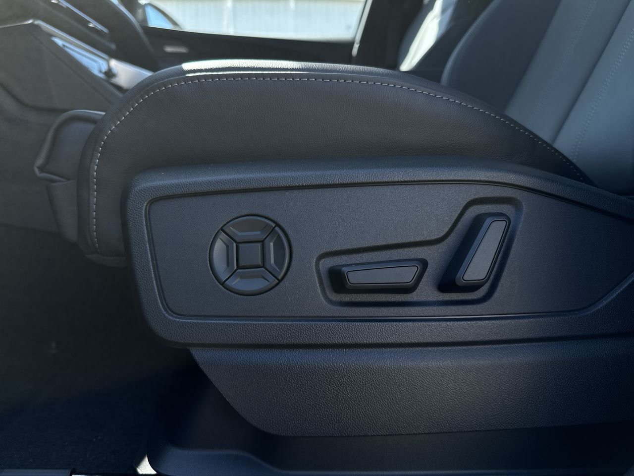 2025 Audi New Q5 2.0T Progressiv, Vancouver, Cash