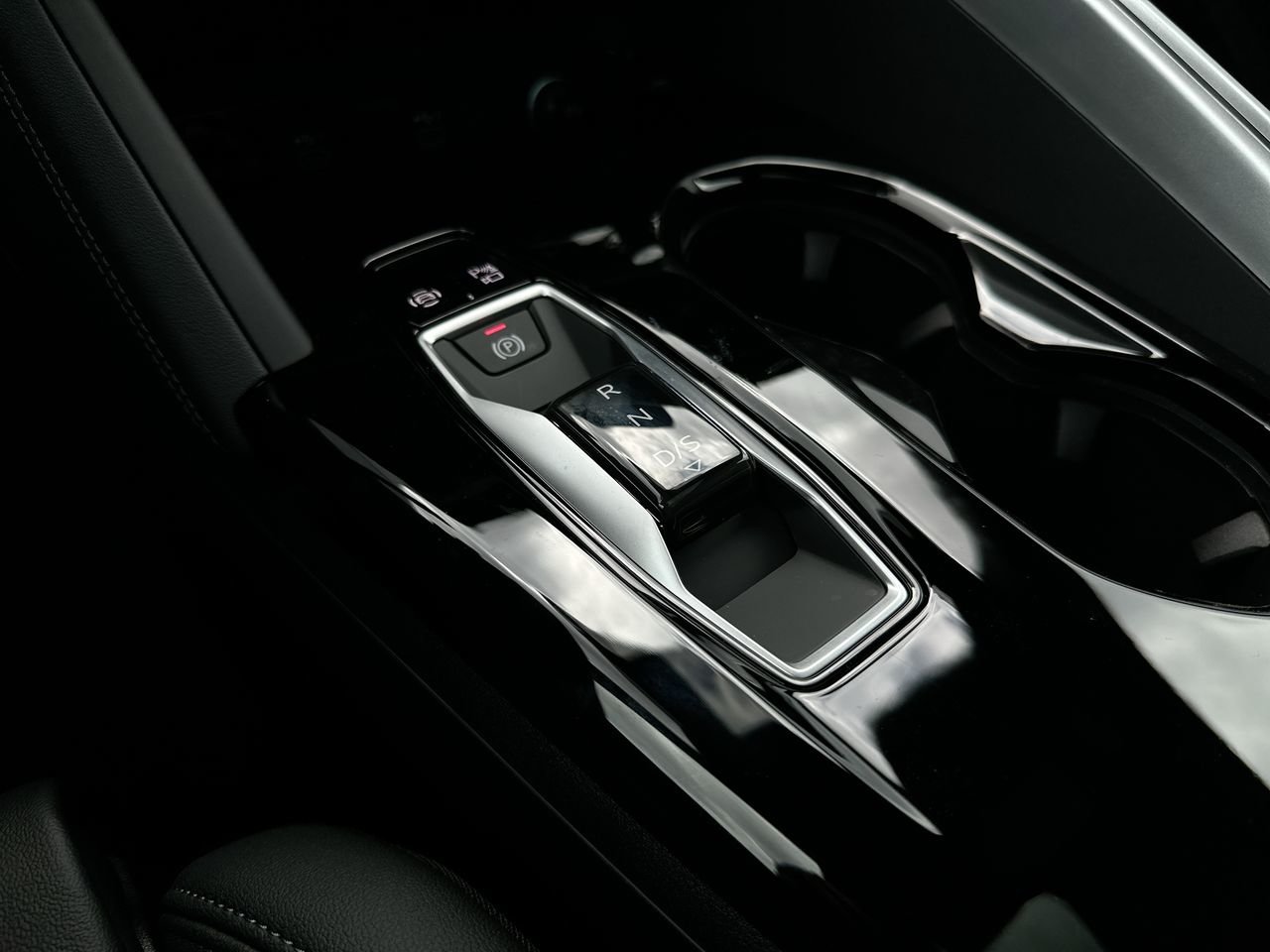 2025 Audi New Q5 2.0T Progressiv, Vancouver, Cash