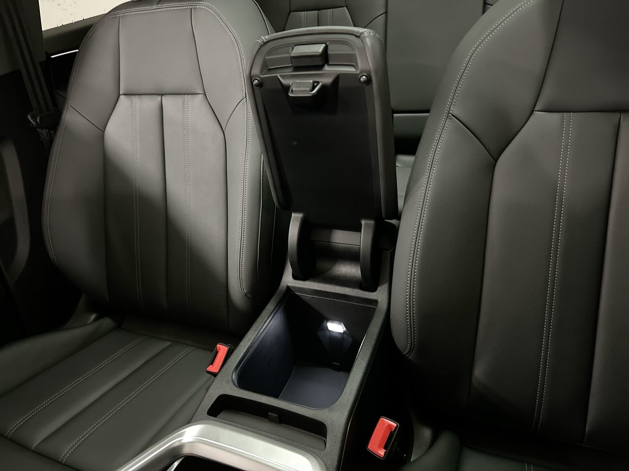 2025 Audi New Q5 2.0T, Vancouver, Cash