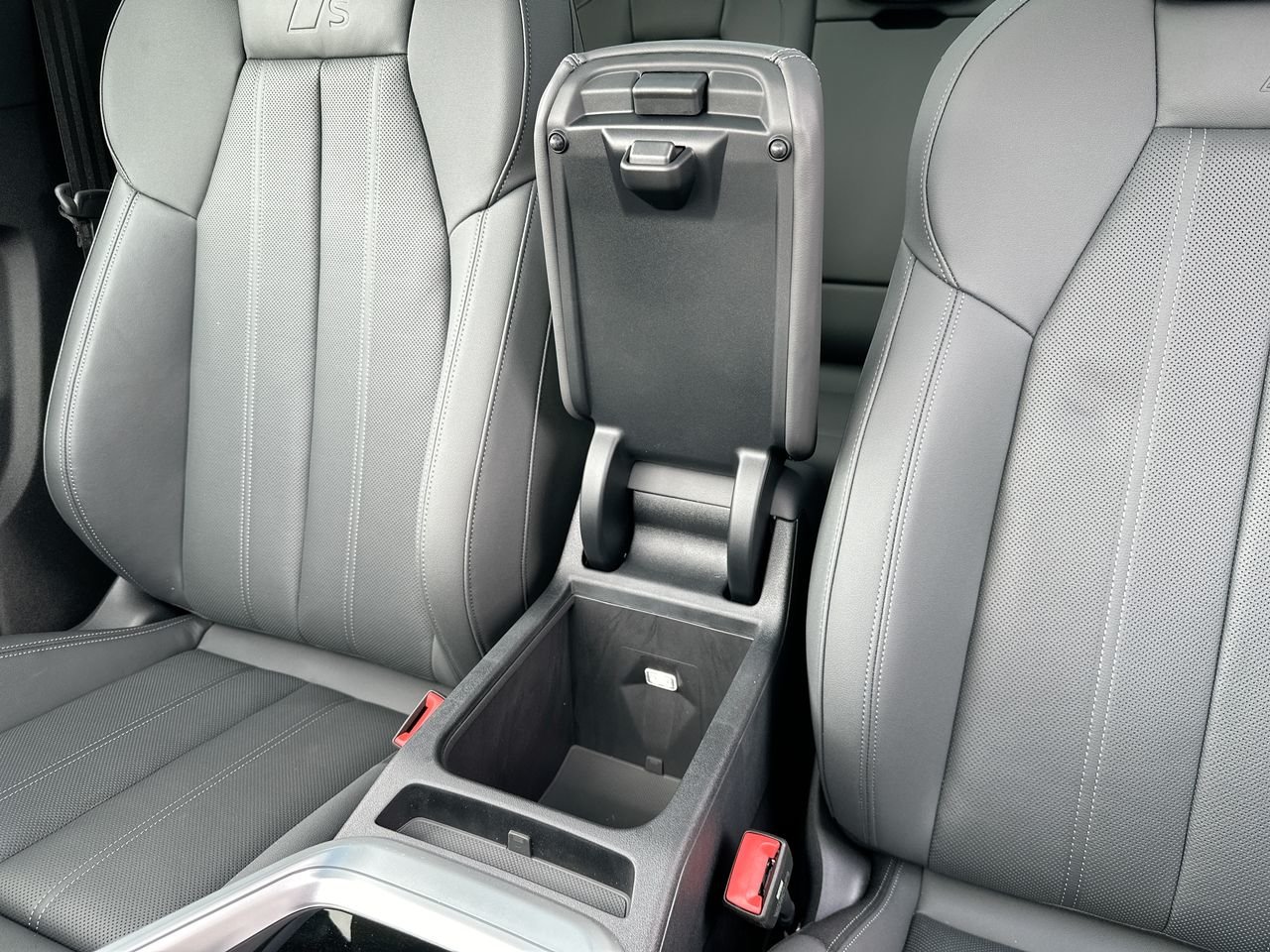 2025 Audi New Q5 2.0T Technik, Vancouver, Cash