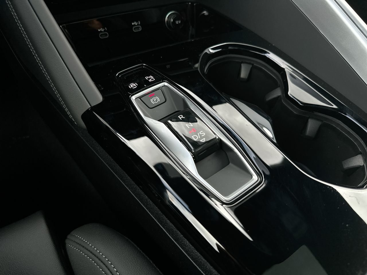 2025 Audi New Q5 2.0T Technik, Vancouver, Cash