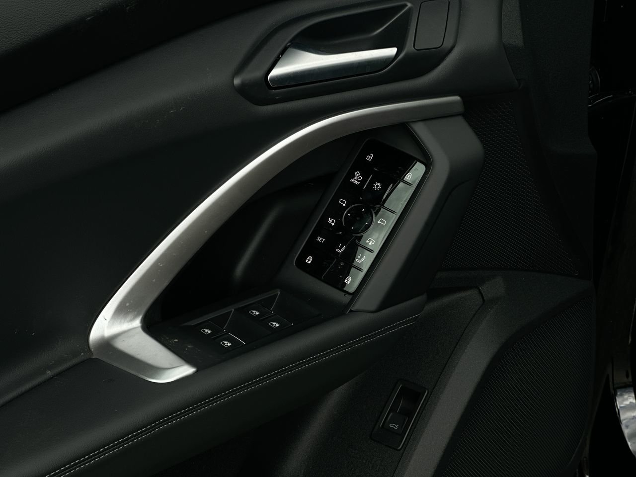 2025 Audi New Q5 2.0T Progressiv, Vancouver, Cash