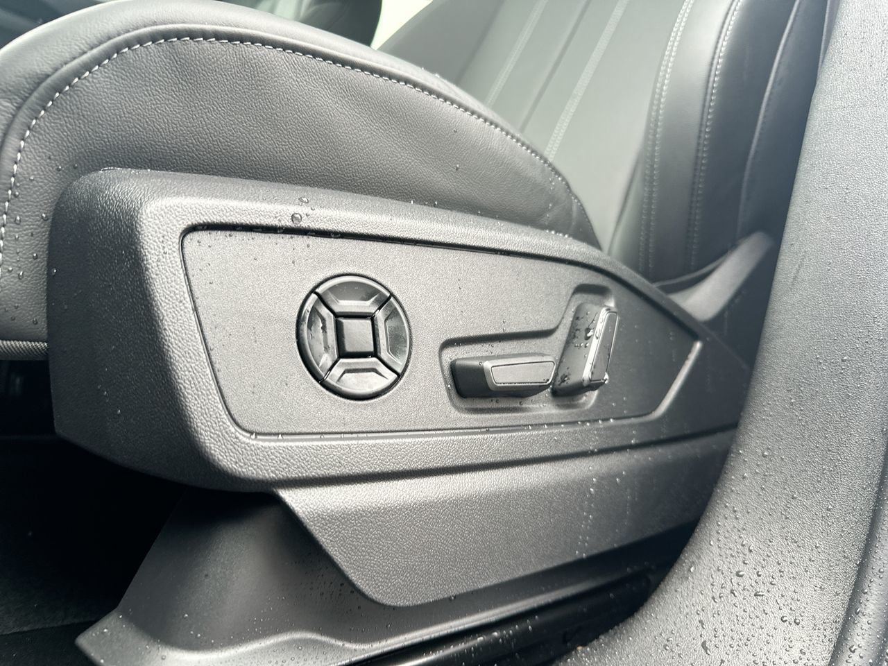 2025 Audi New Q5 2.0T Progressiv, Vancouver, Cash