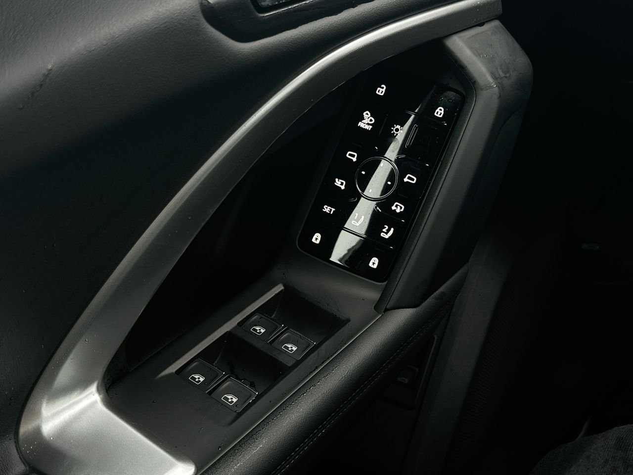 2025 Audi New Q5 2.0T Progressiv, Vancouver, Cash