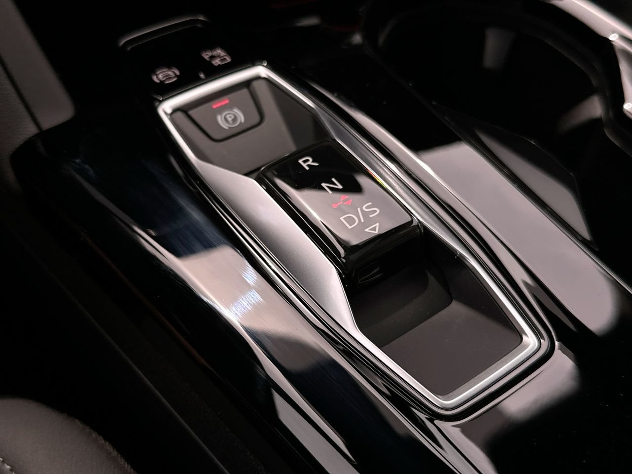 2025 Audi New Q5 2.0T, Vancouver, Cash