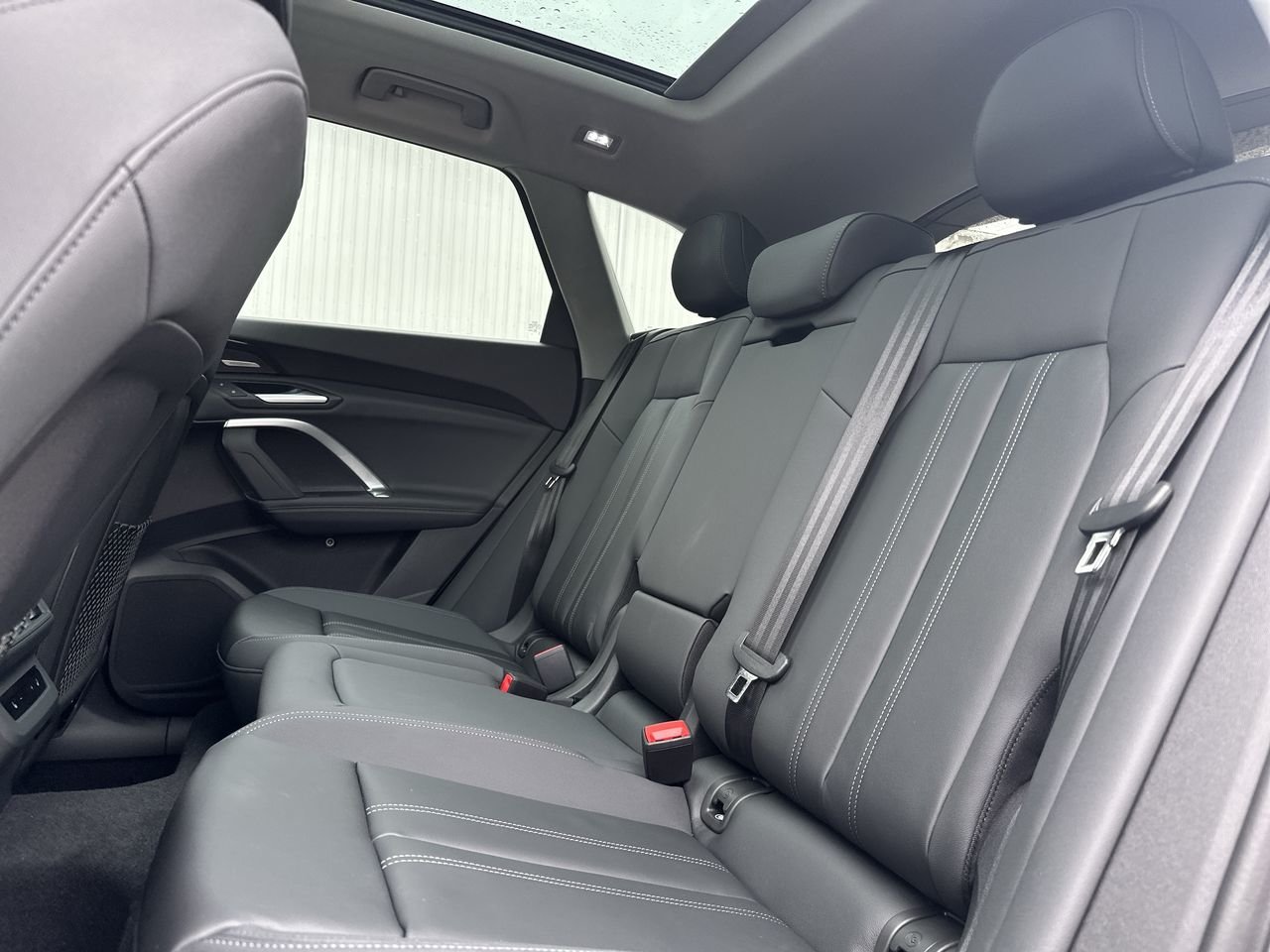 2025 Audi New Q5 2.0T Progressiv, Vancouver, Cash