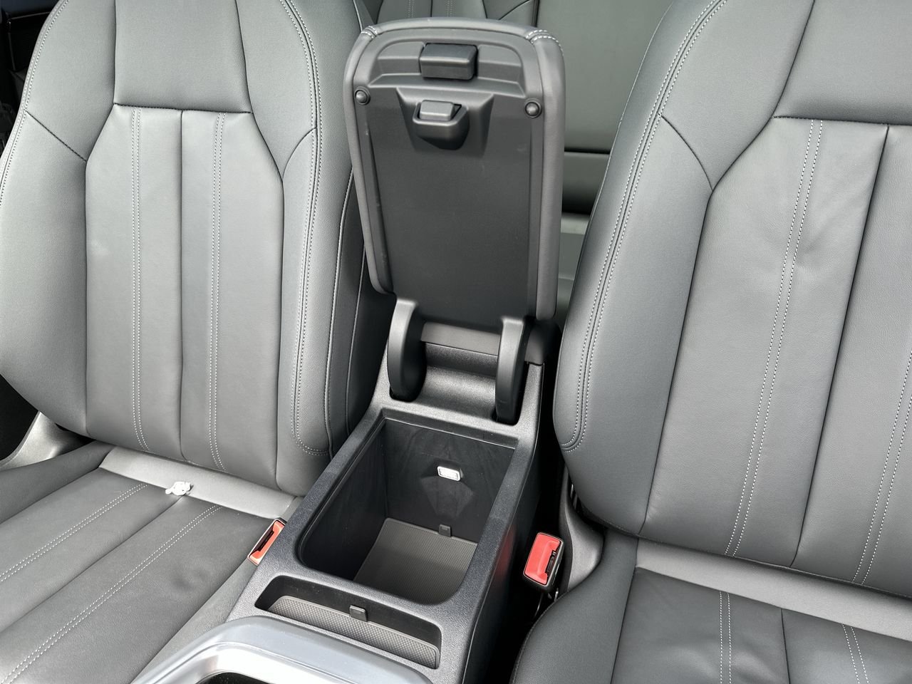2025 Audi New Q5 2.0T Technik, Vancouver, Cash