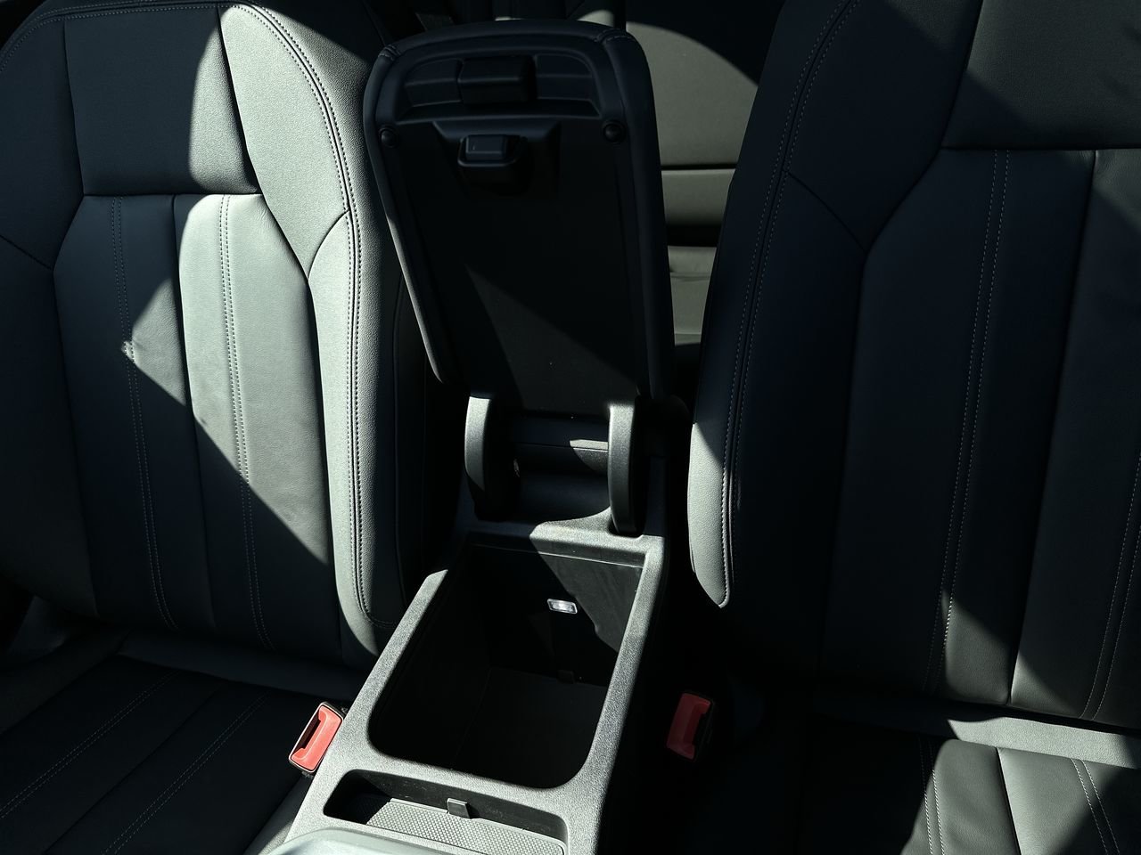 2025 Audi New Q5 2.0T Progressiv, Vancouver, Cash