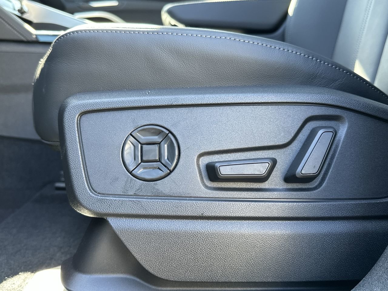 2025 Audi New Q5 2.0T Progressiv, Vancouver, Cash