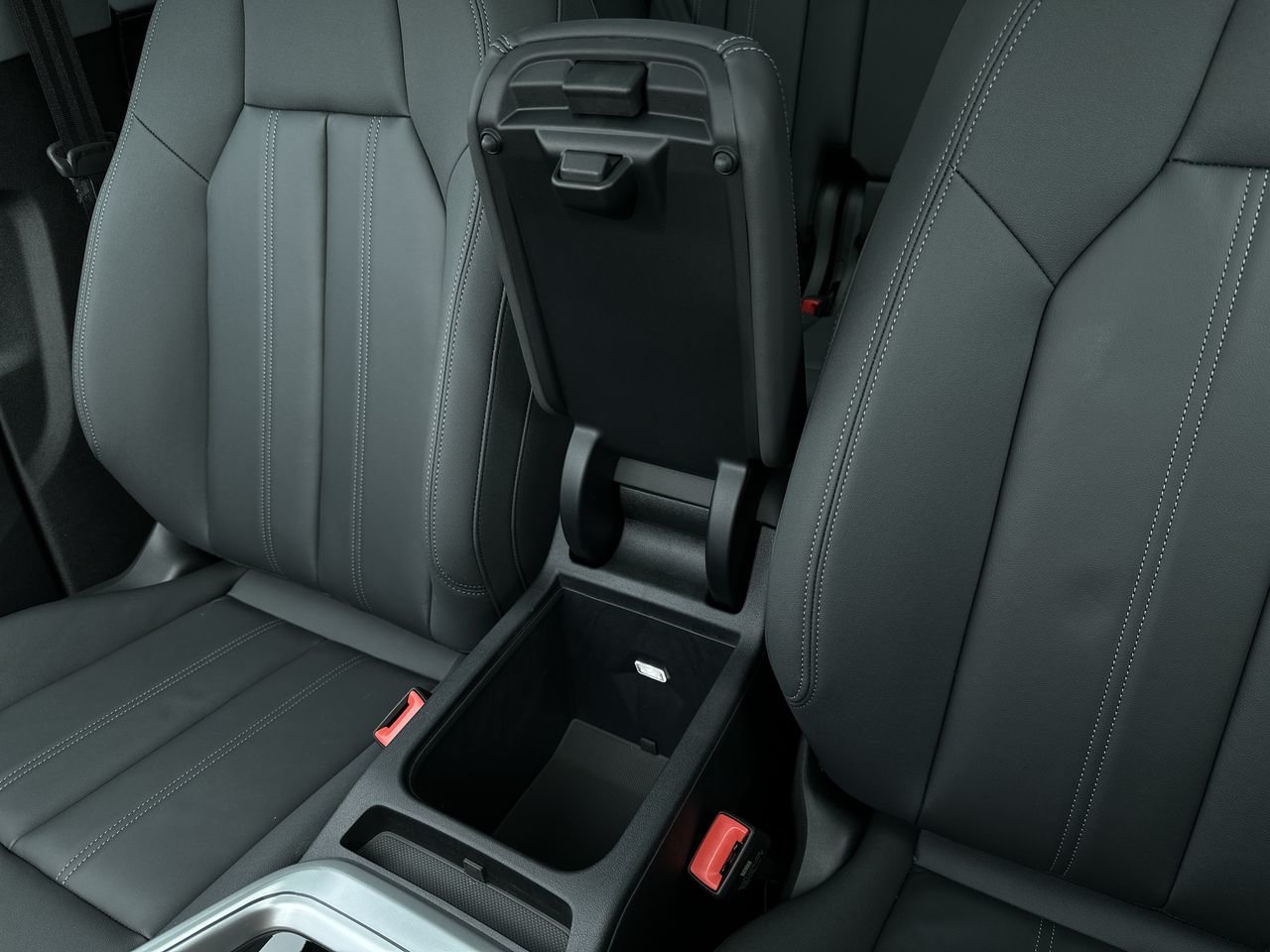 2025 Audi New Q5 2.0T, 温哥华, 全款车