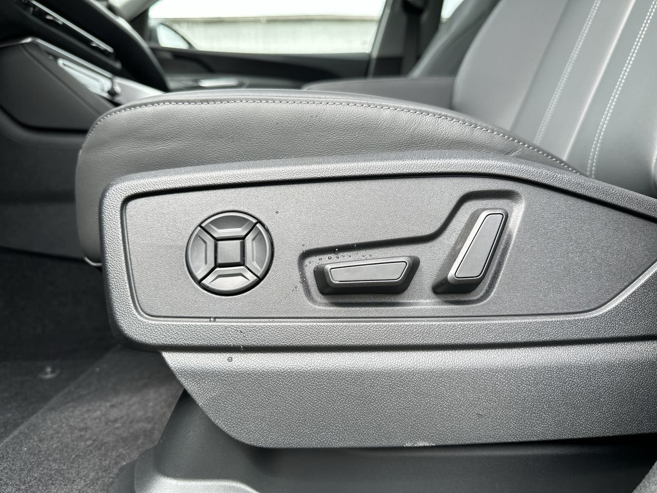 2025 Audi New Q5 2.0T, 温哥华, 全款车