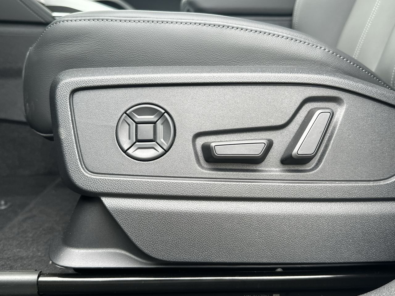2025 Audi New Q5 2.0T, 温哥华, 全款车