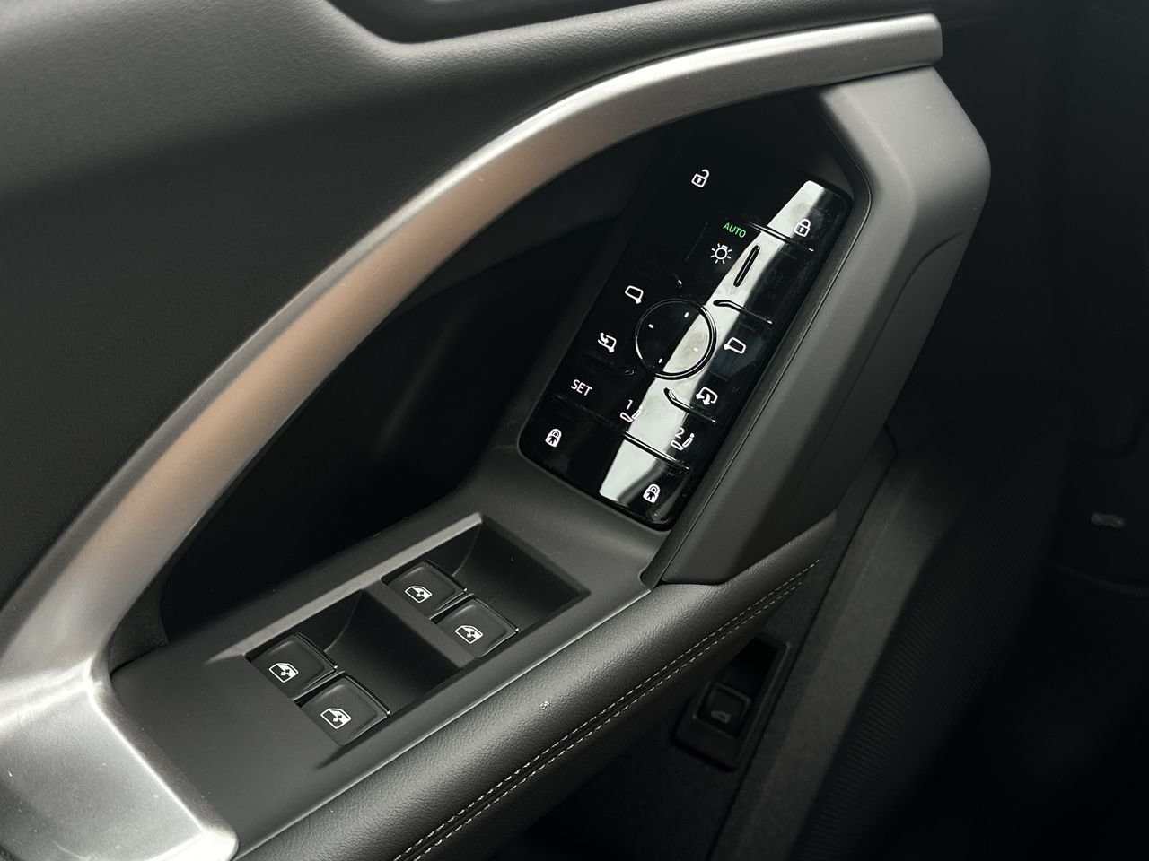 2025 Audi New Q5 2.0T, 温哥华, 全款车
