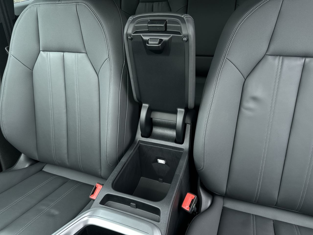 2025 Audi New Q5 2.0T, 温哥华, 全款车