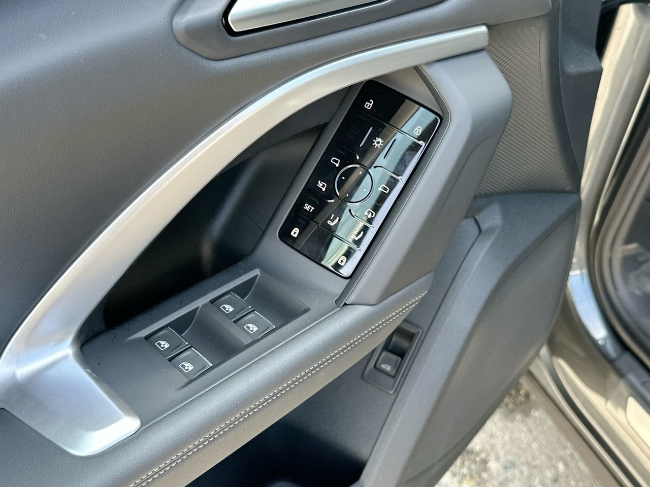 2025 Audi New Q5 2.0T, 温哥华, 全款车