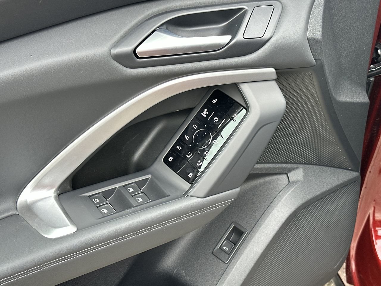 2025 Audi New Q5 2.0T Progressiv, Vancouver, Cash
