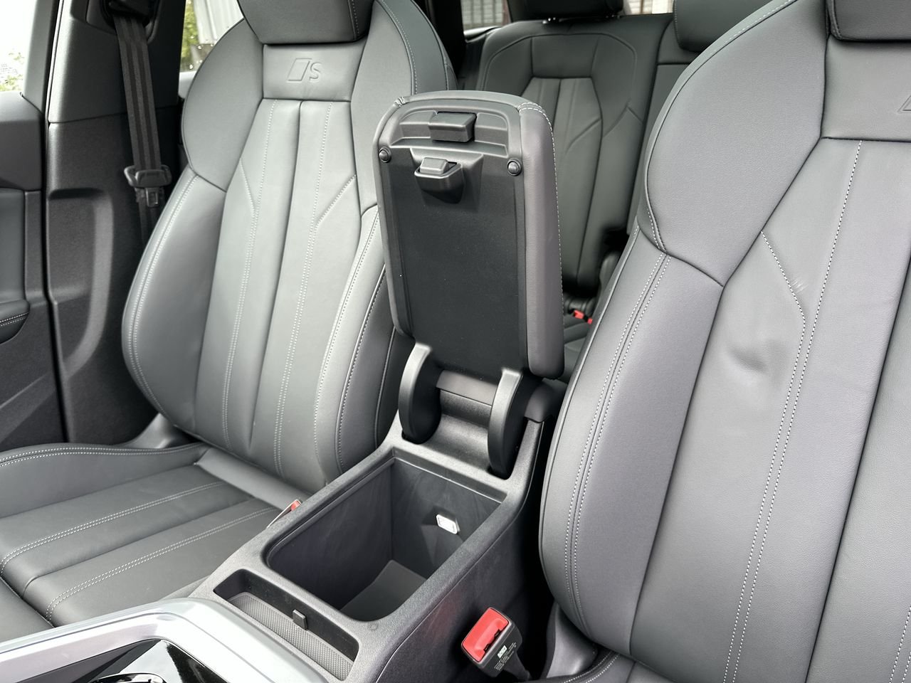 2025 Audi New Q5 2.0T Progressiv, Vancouver, Cash