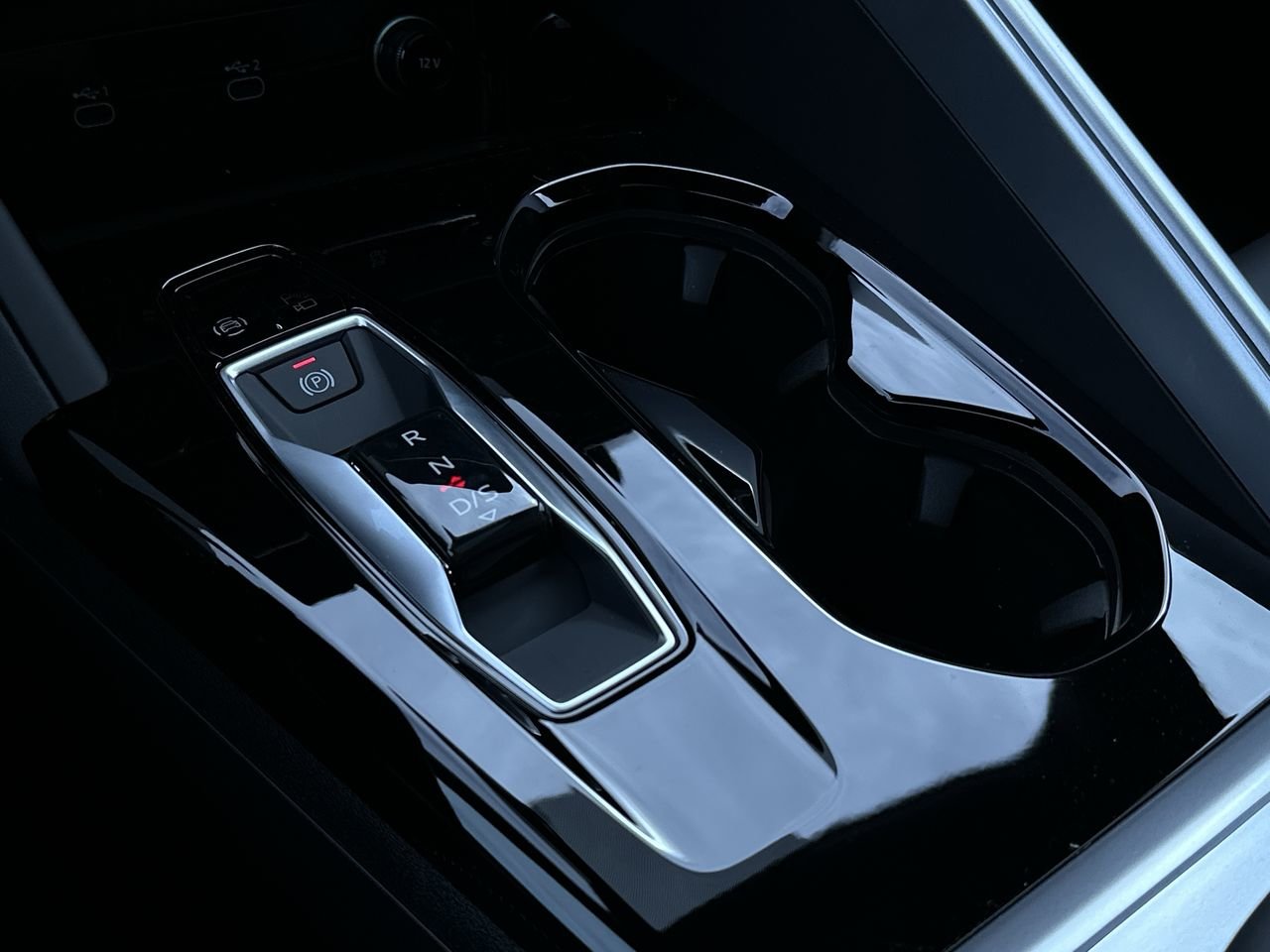2025 Audi New Q5 2.0T Progressiv, Vancouver, Cash