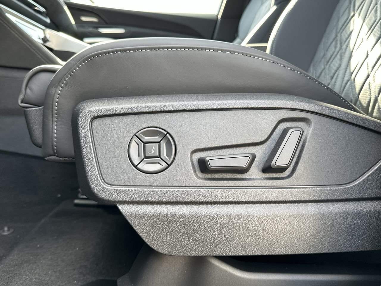 2025 Audi New SQ5 3.0T Technik, Vancouver, Cash