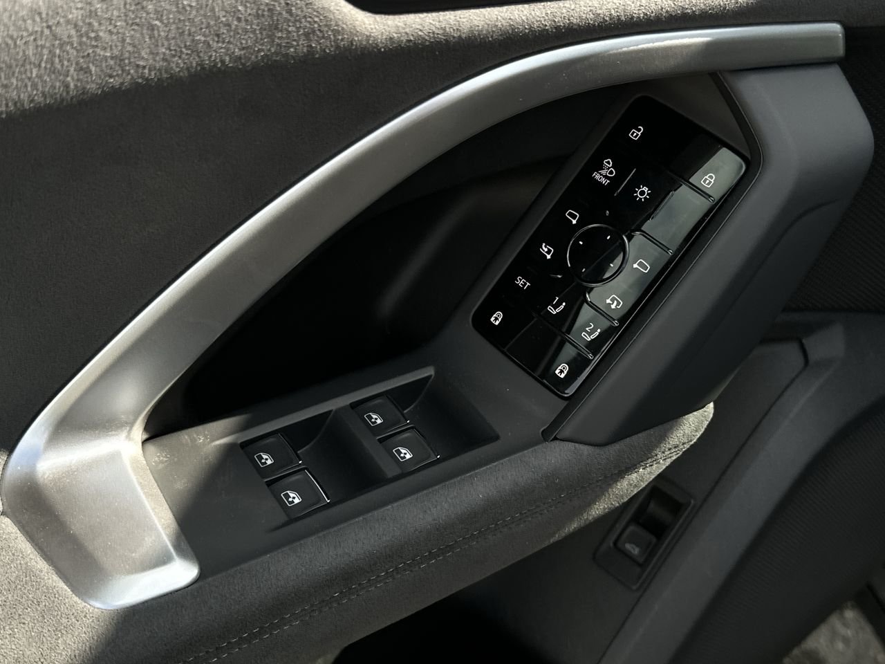 2025 Audi New SQ5 3.0T Technik, Vancouver, Cash
