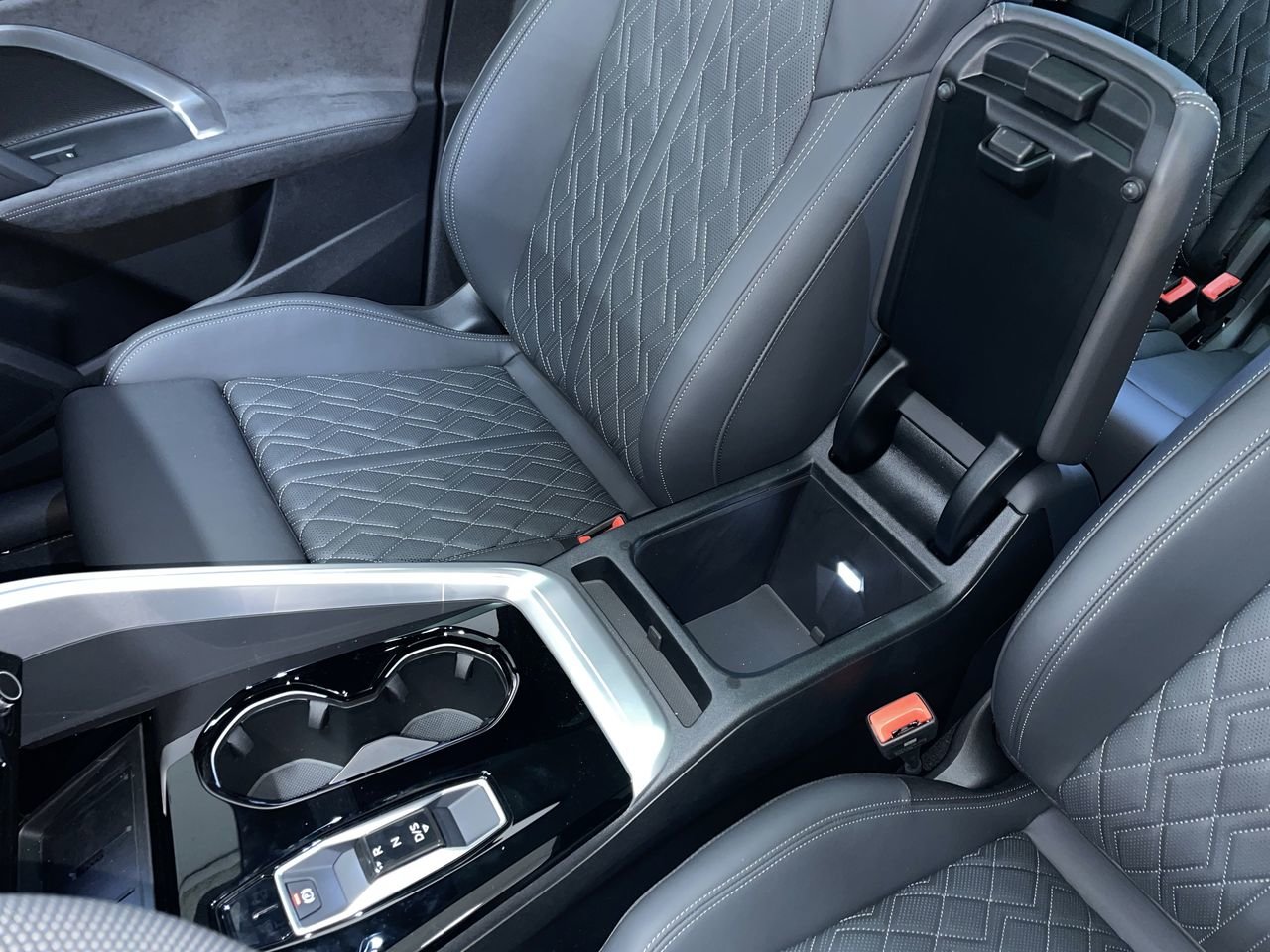 2025 Audi New SQ5 3.0T Technik, Vancouver, Cash