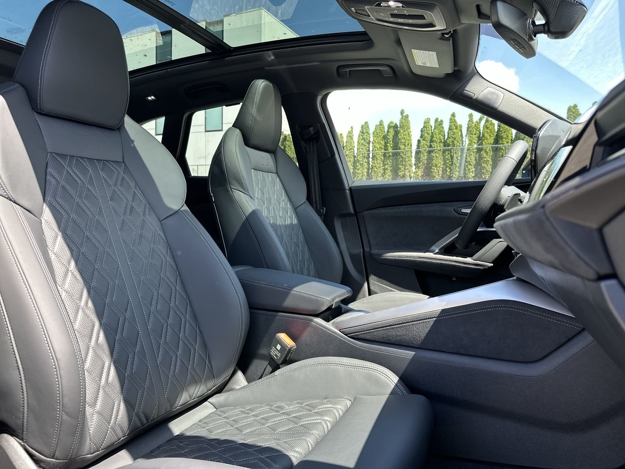 2025 Audi New SQ5 3.0T Progressiv, Vancouver, Cash