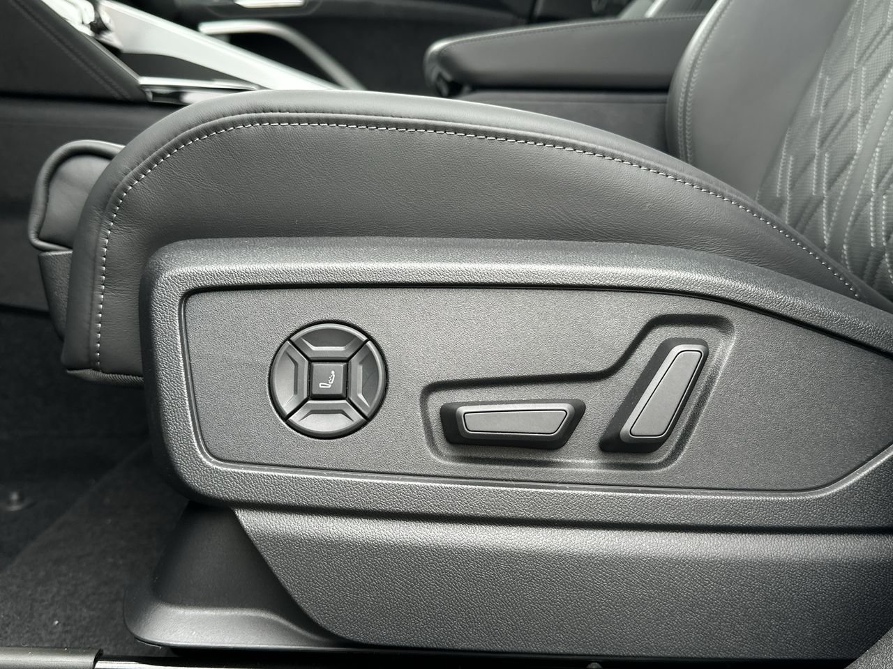 2025 Audi New SQ5 3.0T Technik, 温哥华, 全款车
