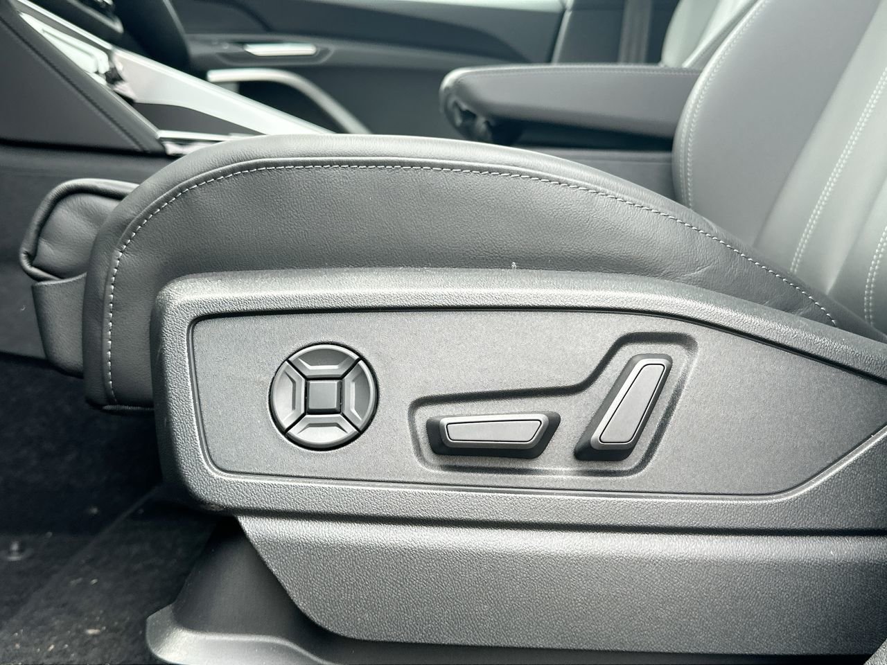 2025 Audi New Q5 2.0T, 温哥华, 全款车