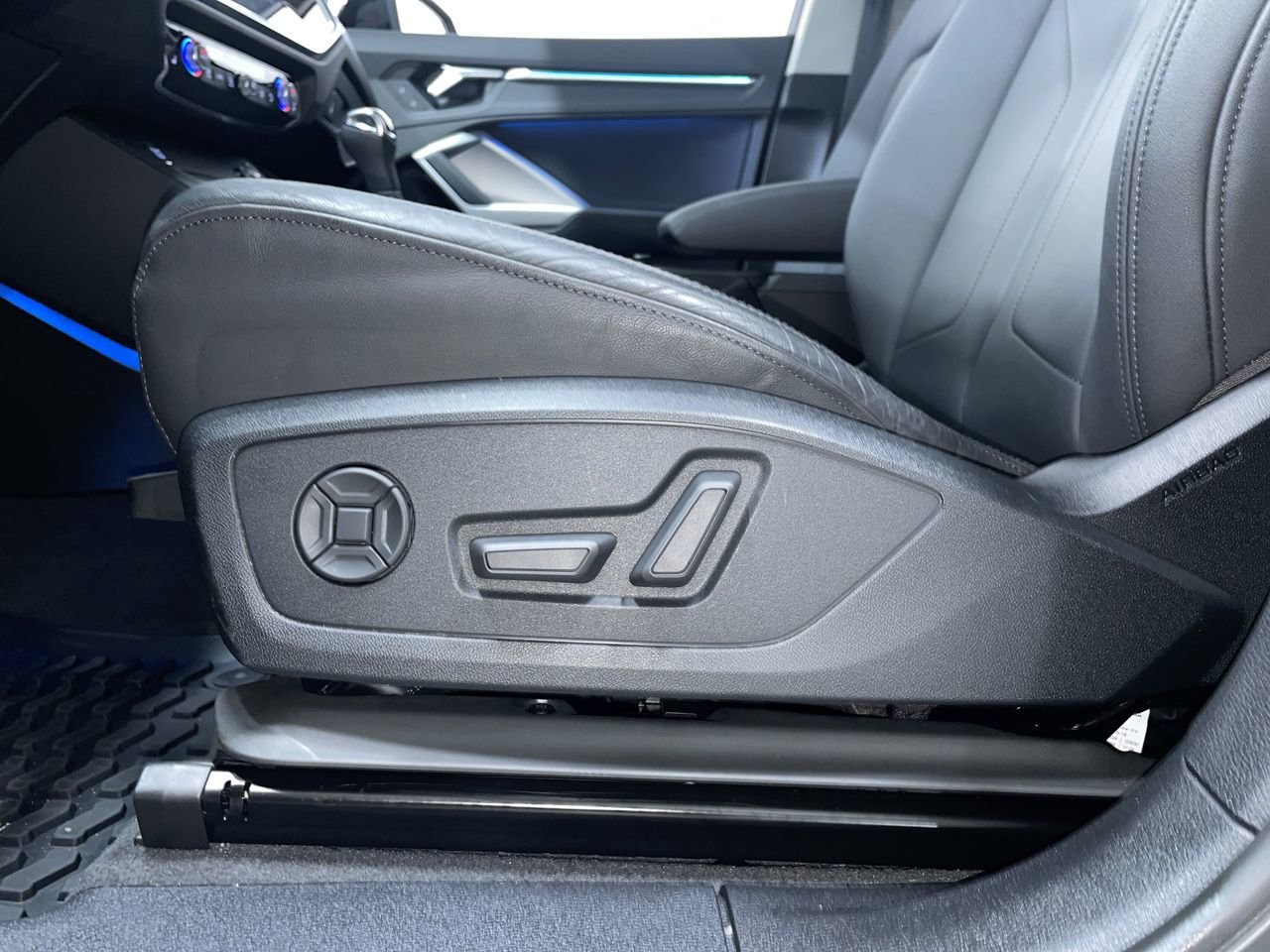 2020 Audi Q3 45 Technik, Vancouver, Cash