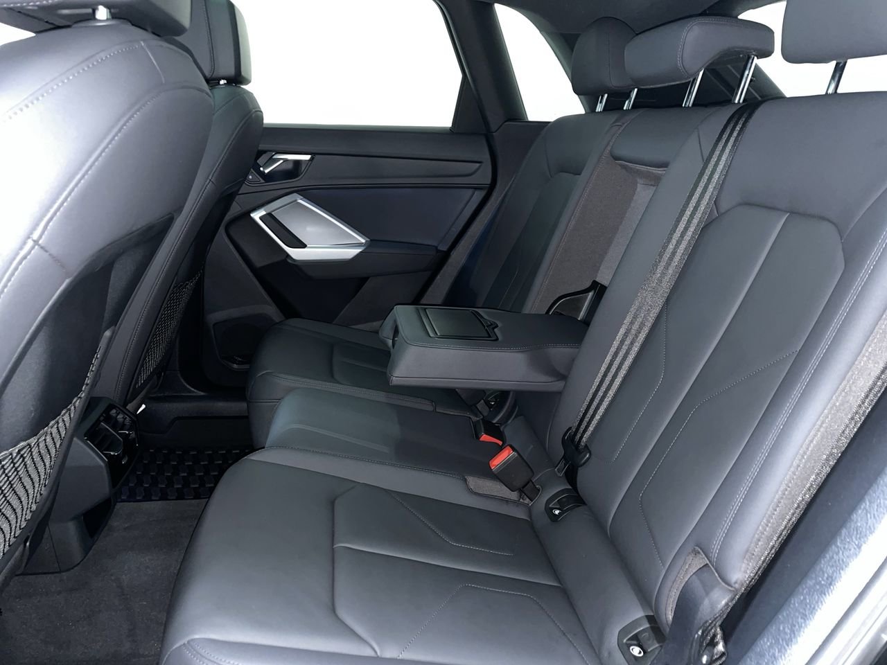 2021 Audi Q3 45 Komfort, Vancouver, Cash