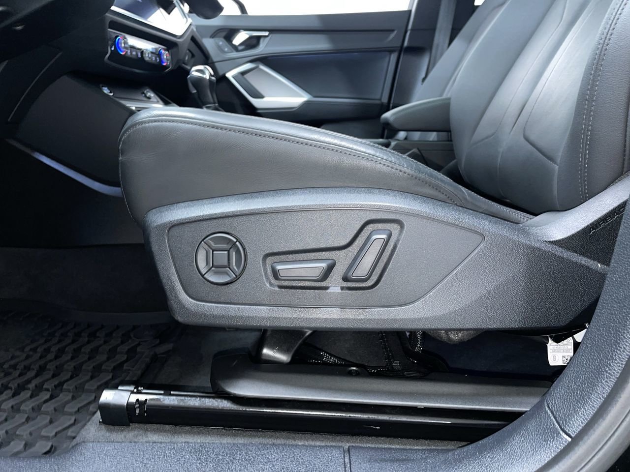 2021 Audi Q3 45 Komfort, Vancouver, Cash