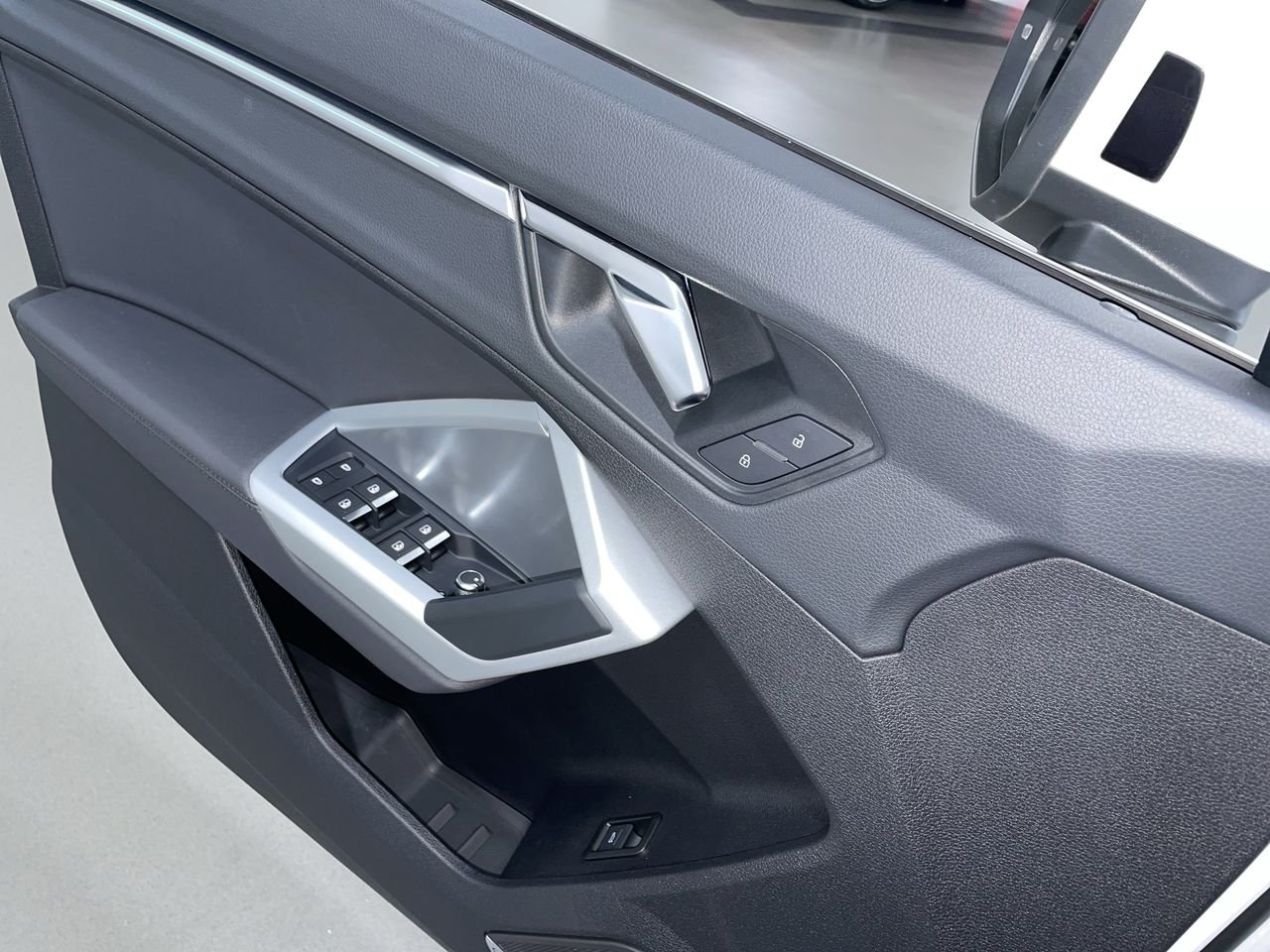 2021 Audi Q3 45 Technik, Vancouver, Cash