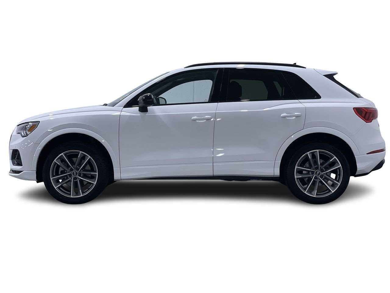 2022 Audi Q3 45 Komfort, Vancouver, Cash