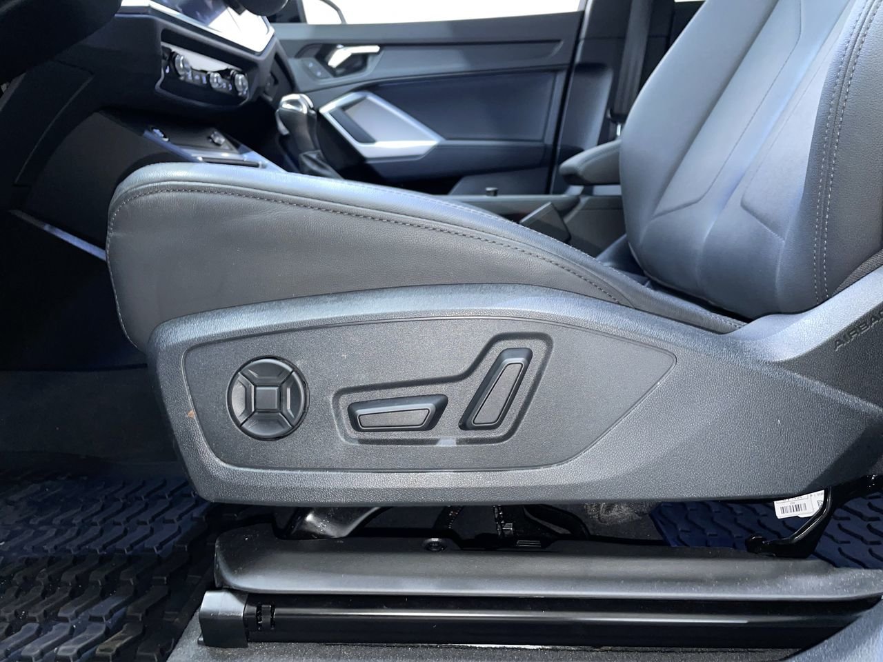 2022 Audi Q3 45 Komfort, Vancouver, Cash